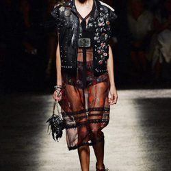 Chaleco de cuero de Coach primavera/verano 2017 en la Semana de la Moda de Nueva York
