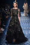 Vestido negro de Marchesa primavera/verano 2017 en la Semana de la Moda de Nueva York