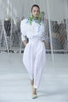 Total look blanco de Delpozo primavera/verano 2017 en la Semana de la Moda de Nueva York