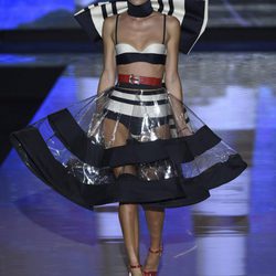 Falda transparente de Andrés Sardá primavera/verano 2017 en la Semana de la Moda de Madrid