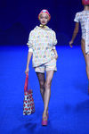Sudadera de tablas de surf de la colección primavera/verano 2017 de Agatha Ruiz de la Prada en Madrid Fashion Week
