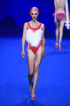 Bañador rojo con corazón blanco de la primavera/verano 2017 de Agatha Ruiz de la Prada en Madrid Fashion Week