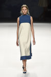 Vestido largo azul y blanco de Devota & Lomba primavera/verano 2017 en Madrid Fashion Week