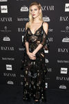 Nicola Peltz en la fiesta de Harper's Bazaar Icons