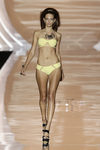 Bikini amarillo de Dolores Cortés primavera/verano 2017 en la Madrid Fashion Week