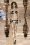 Bikini metalizado de Dolores Cortés primavera/verano 2017 en la Madrid Fashion Week