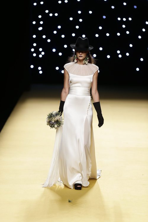 Vestido de novia de Juanjo Oliva primavera/verano 2017 en la Madrid Fashion Week