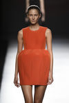 Vestido corto de color butano de Amaya Arzuaga primavera/verano 2017 Madrid Fashion Week