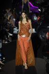 Conjunto de pantalón naranja de Alvarno primavera/verano 2017 para Madrid Fashion Week