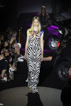 Vestido largo de animal print cebra de Alvarno colección primavera/verano 2017 para Madrid Fashion Week