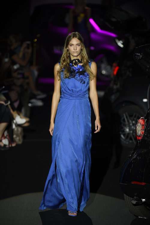 Vestido azul largo de Alvarno colección primavera/verano 2017 para Madrid