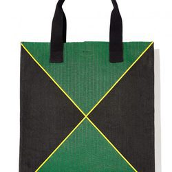 Bolso solidario de DKNY para InStyle