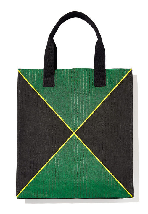 Bolso solidario de DKNY para InStyle
