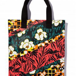 Bolso solidario de Jason Wu para InStyle