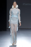 Vestido color baby blue con toques transparentes de la Mario Coello en el Samsung Ego