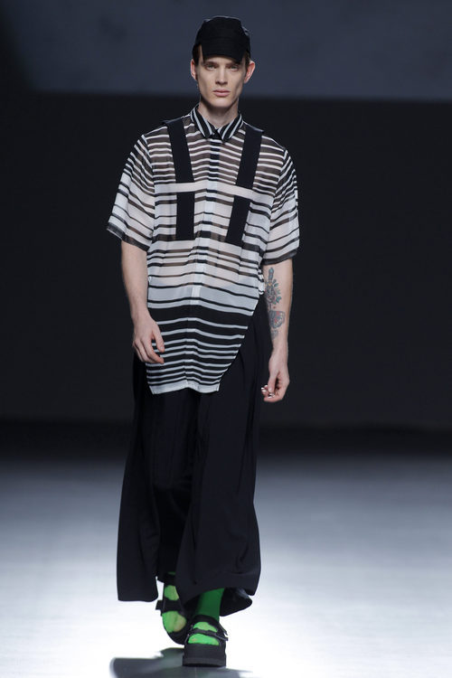 Conjunto de tirantes y pantalón abombado de la marca 44 Studio en el Samsung Ego