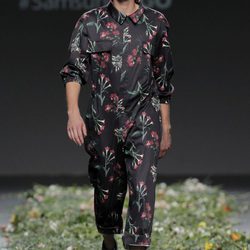 Mono largo estampado floral durante el desfile de Elena Rial en el Samsung Ego