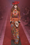 Vestido naranja con flores de Gucci primavera/verano 2017 en la Milán Fashion Week