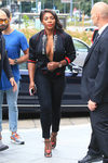 Serena Williams acudiendo al desfile de Gucci en la Milán Fashion Week