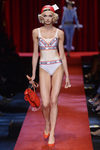 Bañador de Moschino colección primavera/verano 2017 en la Milán Fashion Week