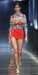Blusa y minifalda con top superpuesto de Prada colección primavera/verano 2017 en Milán Fashion Week