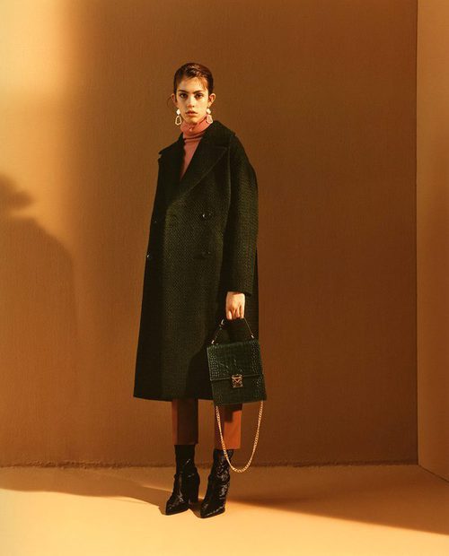 Maxiabrigo negro de Sfera otoño/invierno 2016/2017