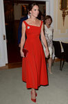 Kate Middleton con un total look rojo en la recepción de la Casa del Embajador de Victoria
