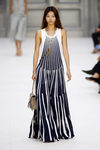 Vestido de estampado de rayas de Chloé primavera/verano 2017 en la París Fashion Week