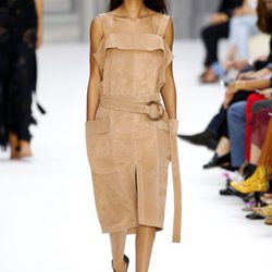 Mono color camel de Chloé primavera/verano 2017 en la París Fashion Week