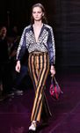 Pantalón y blusón estampado de Nina Ricci de la colección primavera/verano 2017 en la Paris Fashion Week
