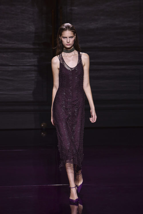 Vestido morado de la colección primavera/verano 2017 de Nina Ricci en Paris Fashion Week