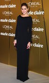 Olivia Palermo sencilla de negro