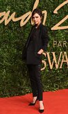 Victoria Beckham, estilosa con su look total black