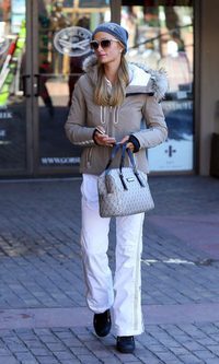 Paris Hilton se pasa al look sporty