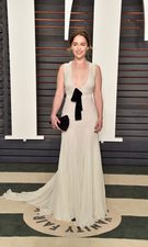 Emilia Clarke y unos aires flamencos que no convencen