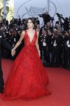 Sara Sampaio con un vestido de cuento