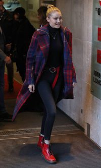 El maxi abrigo de Gigi Hadid