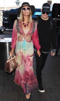 Paris Hilton se cree sirena