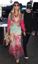 Paris Hilton se cree sirena