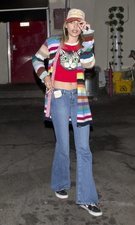 Paris Jackson apuesta por un look colorido