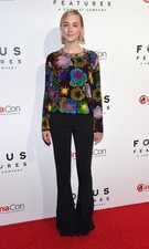 Saoirse Ronan y su look de pata de elefante