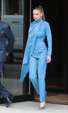 Gigi Hadid, todo al azul